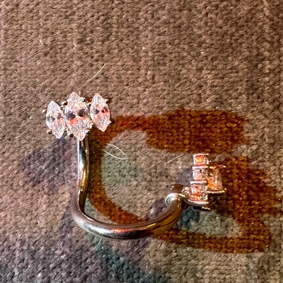 Pagoda Crystal Belly Button Ring - Picture 10 of 16